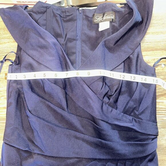 La Femme Navy Blue Off the Shoulder Ruched Lace Trumpet Gown Size 6. $438. 15 - Picture 7 of 11